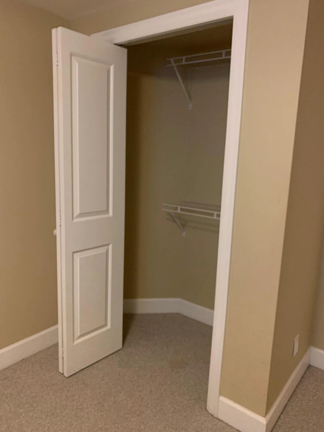 2bedroom basement to rent $1600 plus bills shared - photo 4