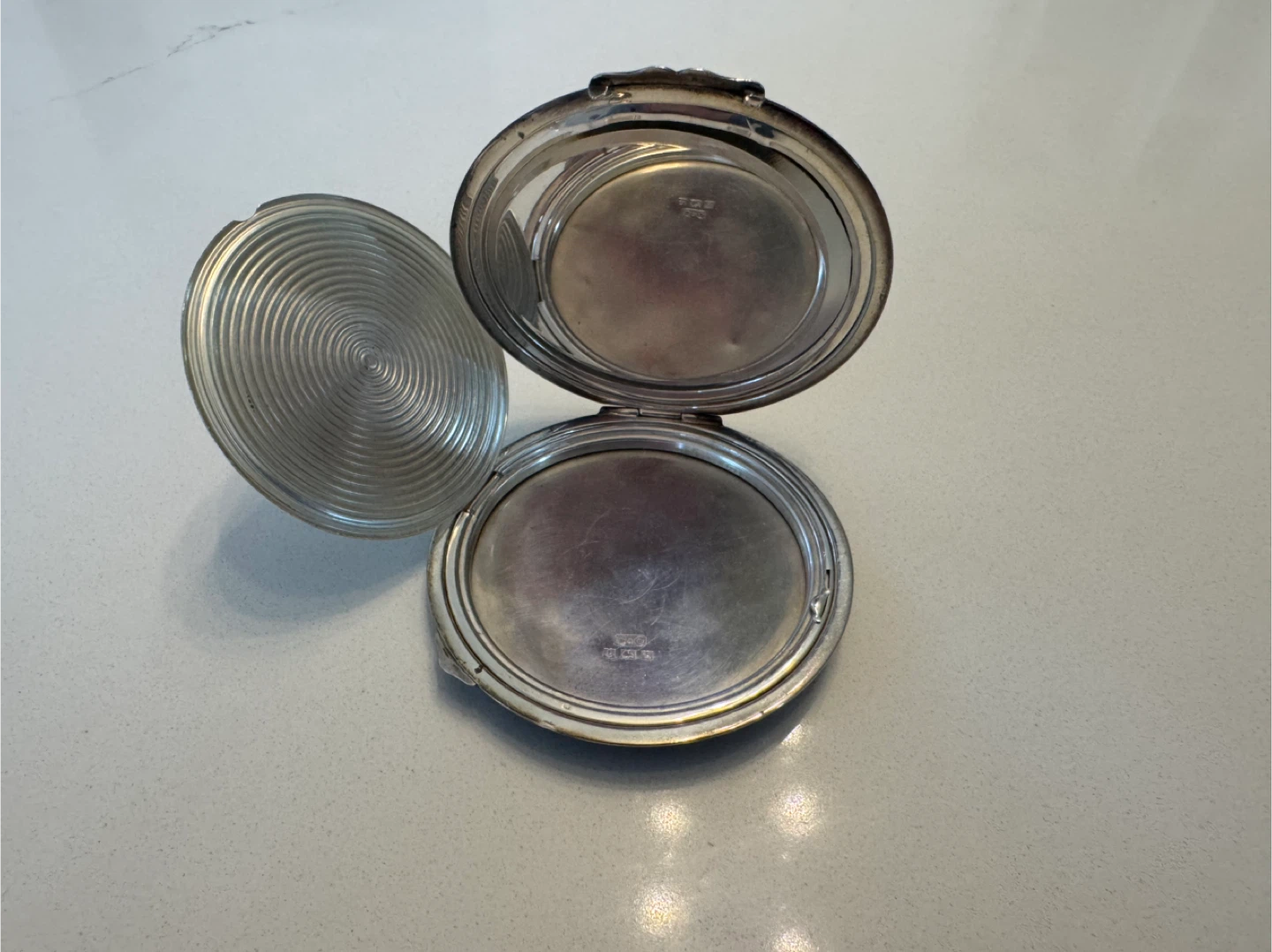 Vintage 3” MCM British Sterling Silver Powder Compact - photo 5