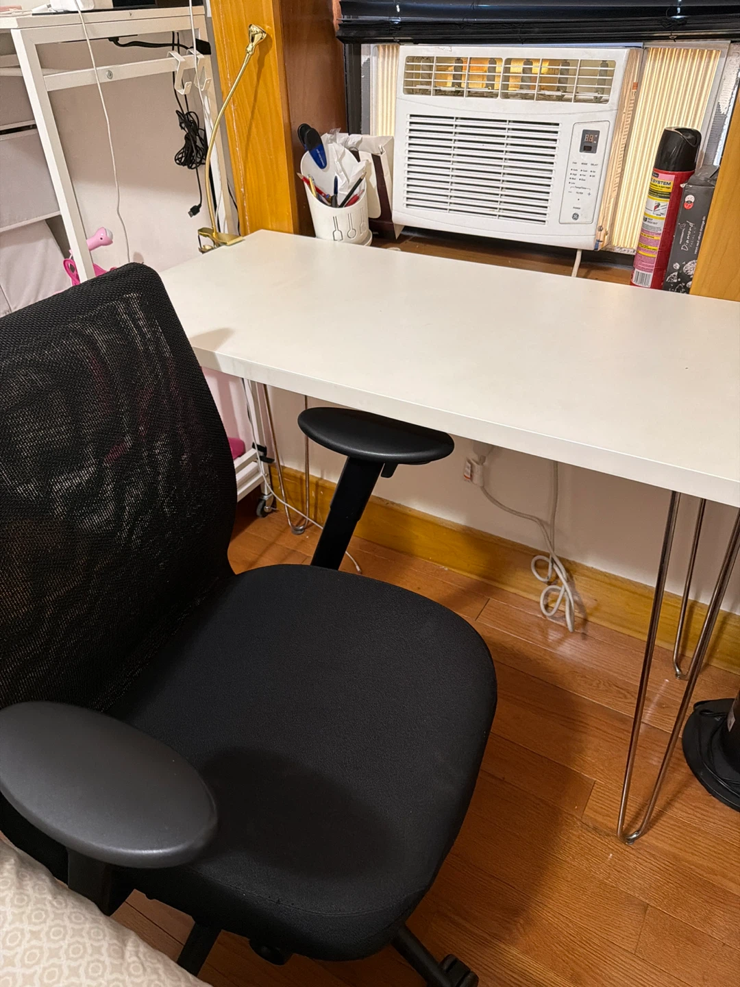Black Mesh Office Chair and white study table - photo 2
