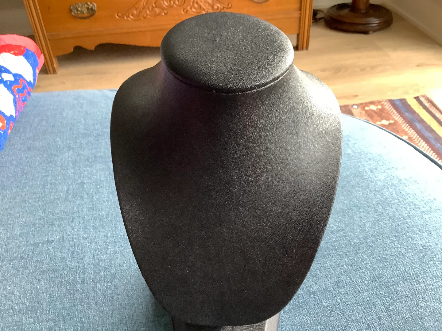 Black Leatherette Jewelry Bust Display 🐞 - photo 2