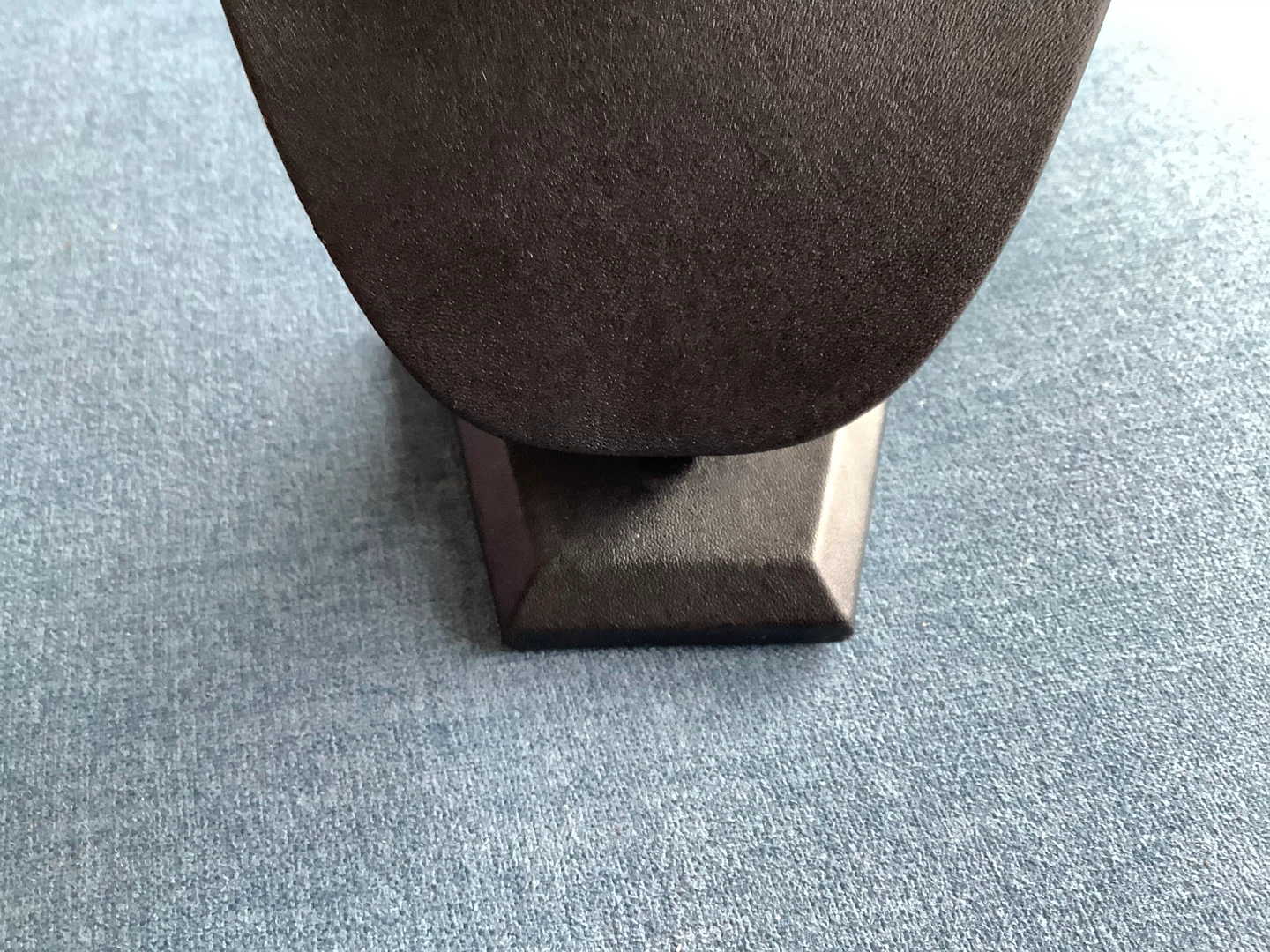 Black Leatherette Jewelry Bust Display 🐞 - photo 3