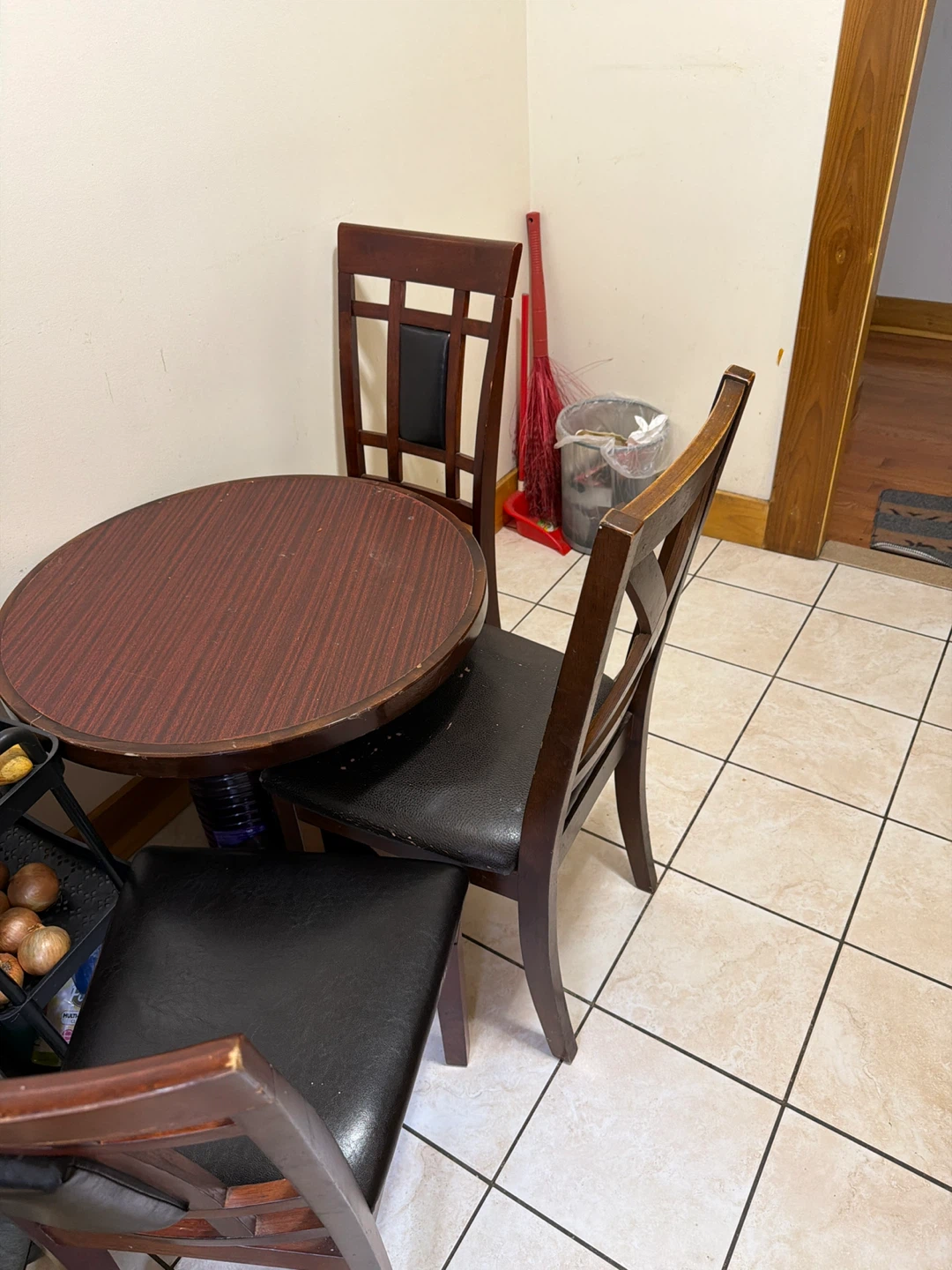 Round Kitchen Table and 3 Chairs Set