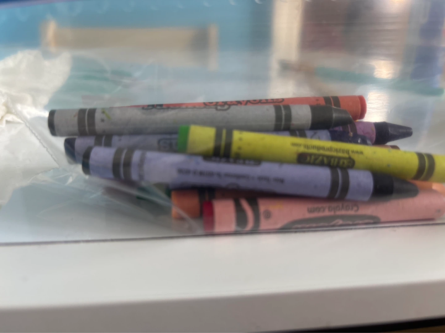 Crayons - Various Colors⚽️