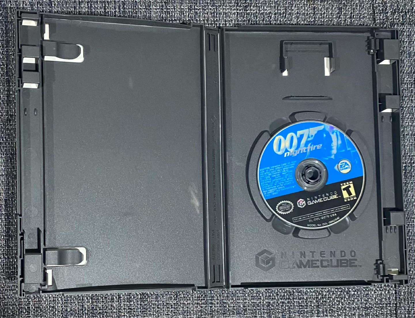 007 Nightfire Nintendo GameCube Game - photo 2