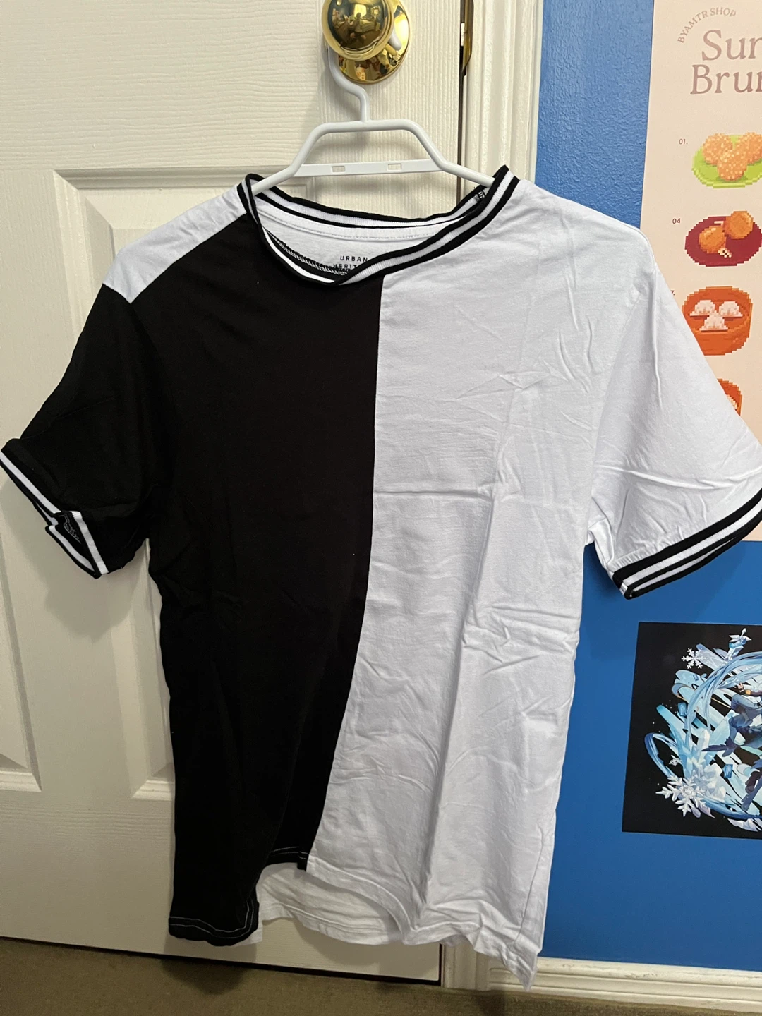 Urban Heritage Split Colour T-Shirt (Small)
