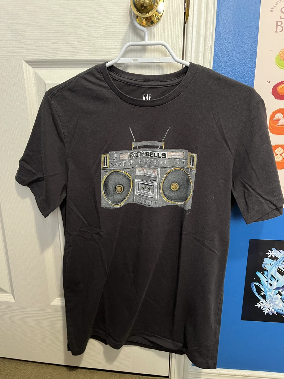 GAP T-Shirt Boombox Graphic (Medium)