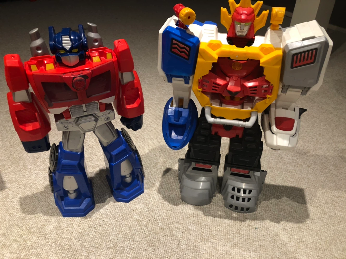 Transformers Optimus Prime and Lion Robot Toys - photo 2