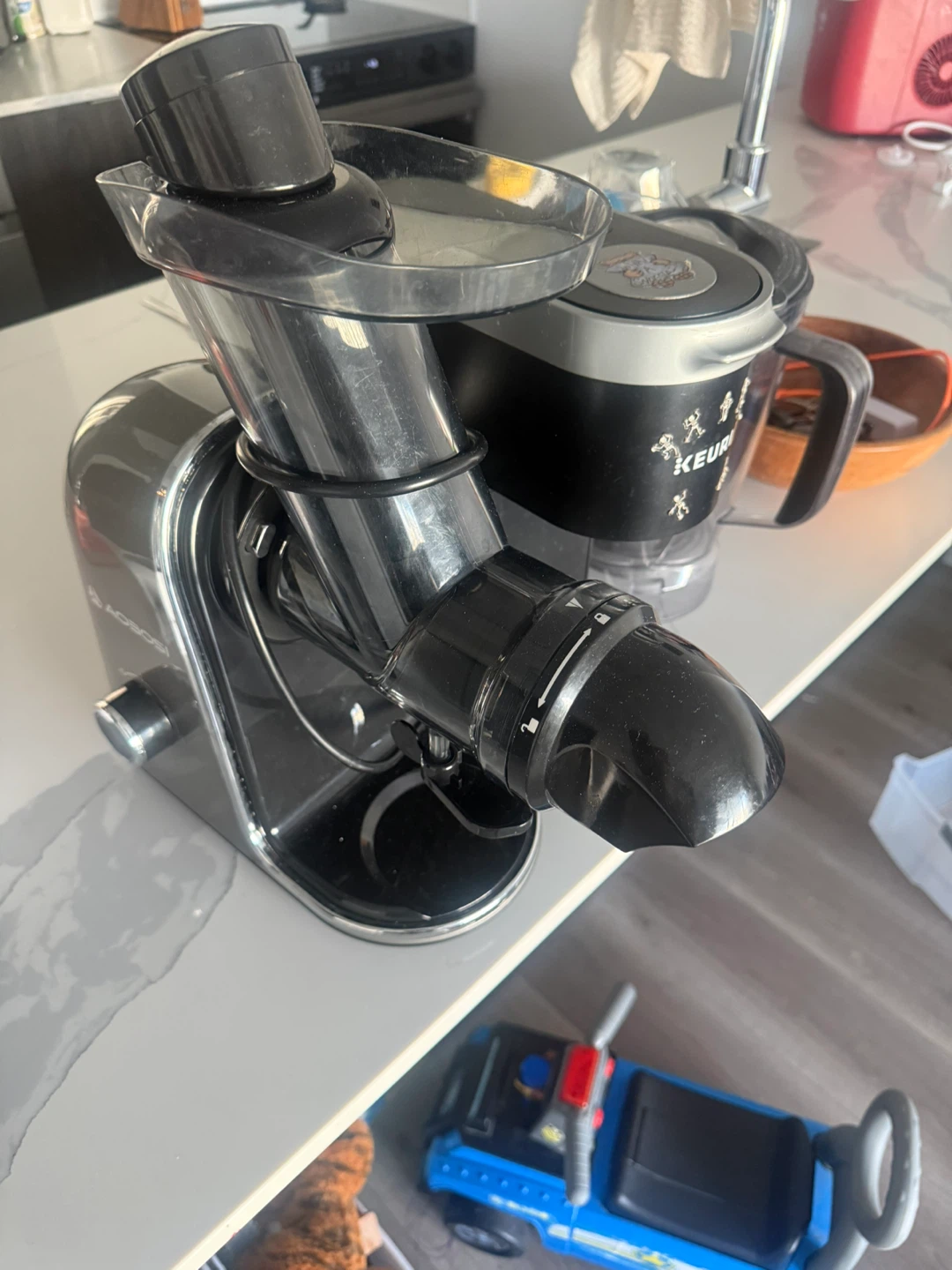 Black & Decker Electric Juicer - photo 2