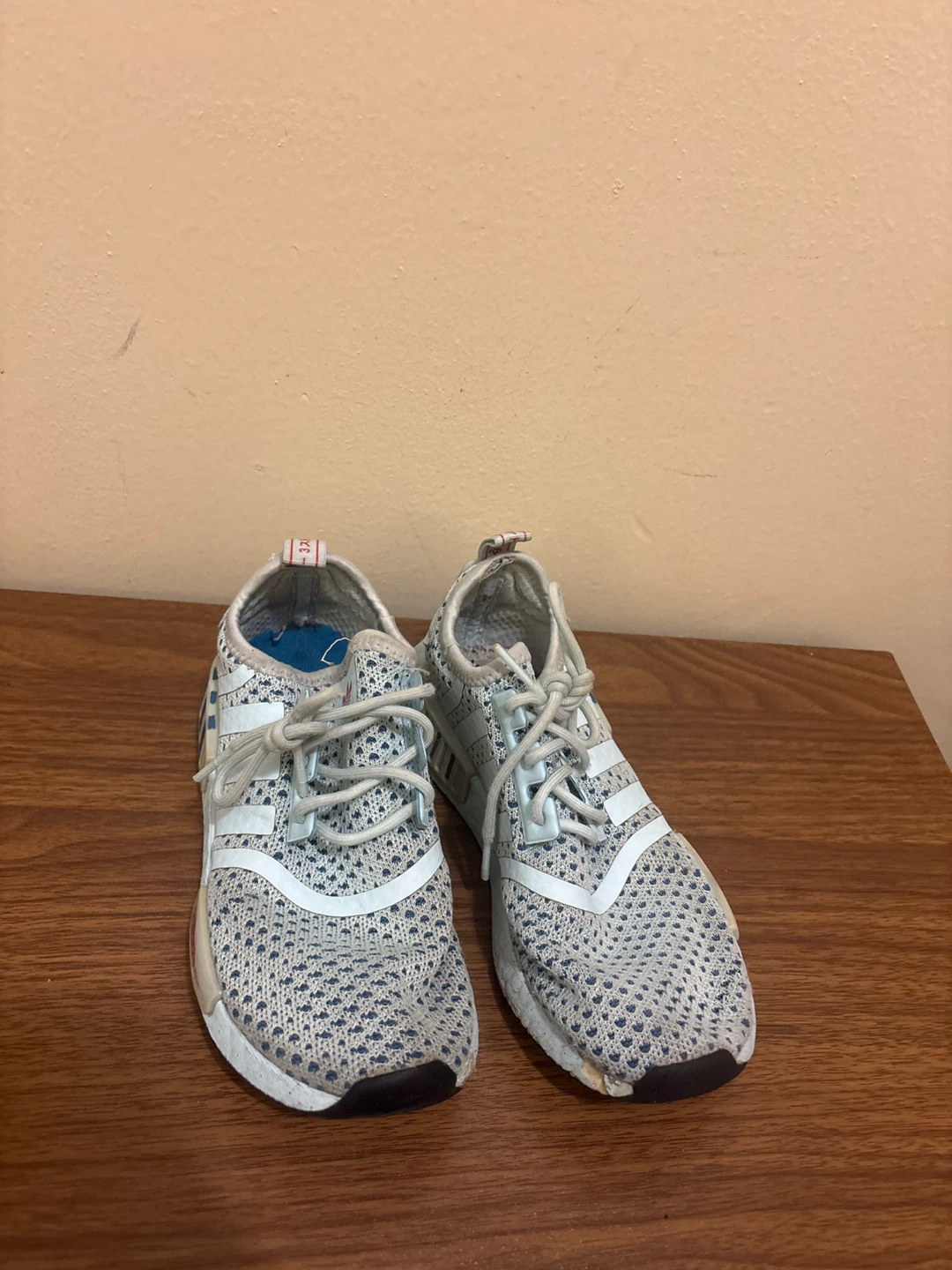 ⚽ Adidas NMD_R2 Shoes