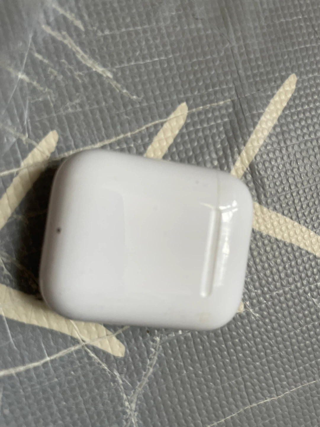 ⚽️Apple AirPods (2nd generation) with Charging Case