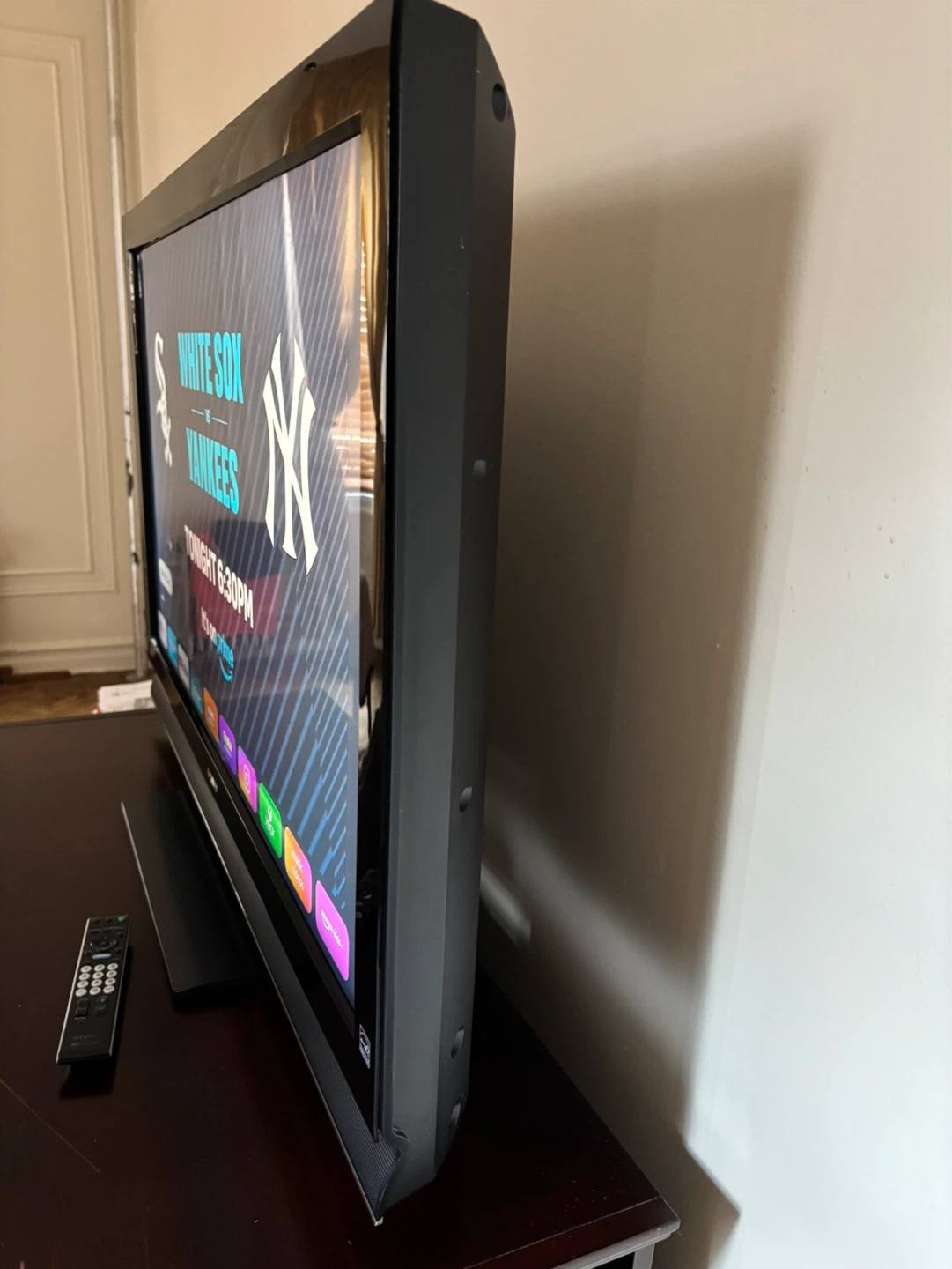 Sony Bravia Flat Screen TV with Remote - photo 2