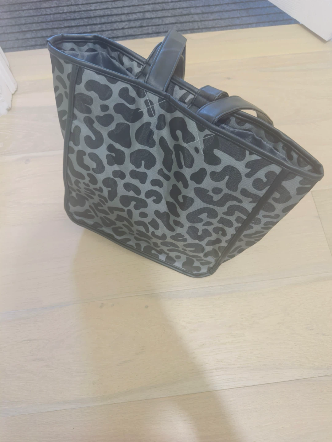 Tote Bag with Leopard Print