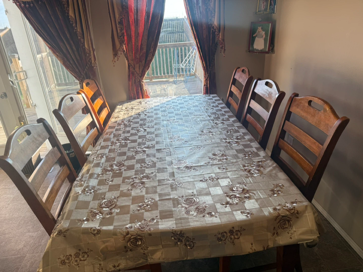 Wood Dining Table with 6 Chairs