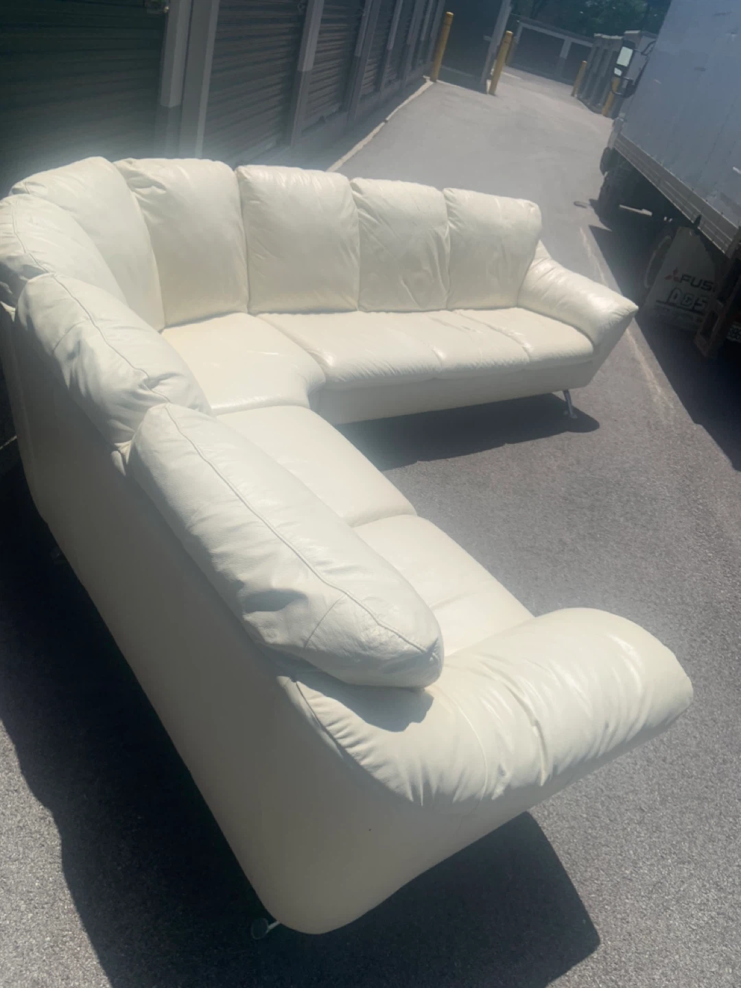 Cream Leather Sectional Sofa - photo 3