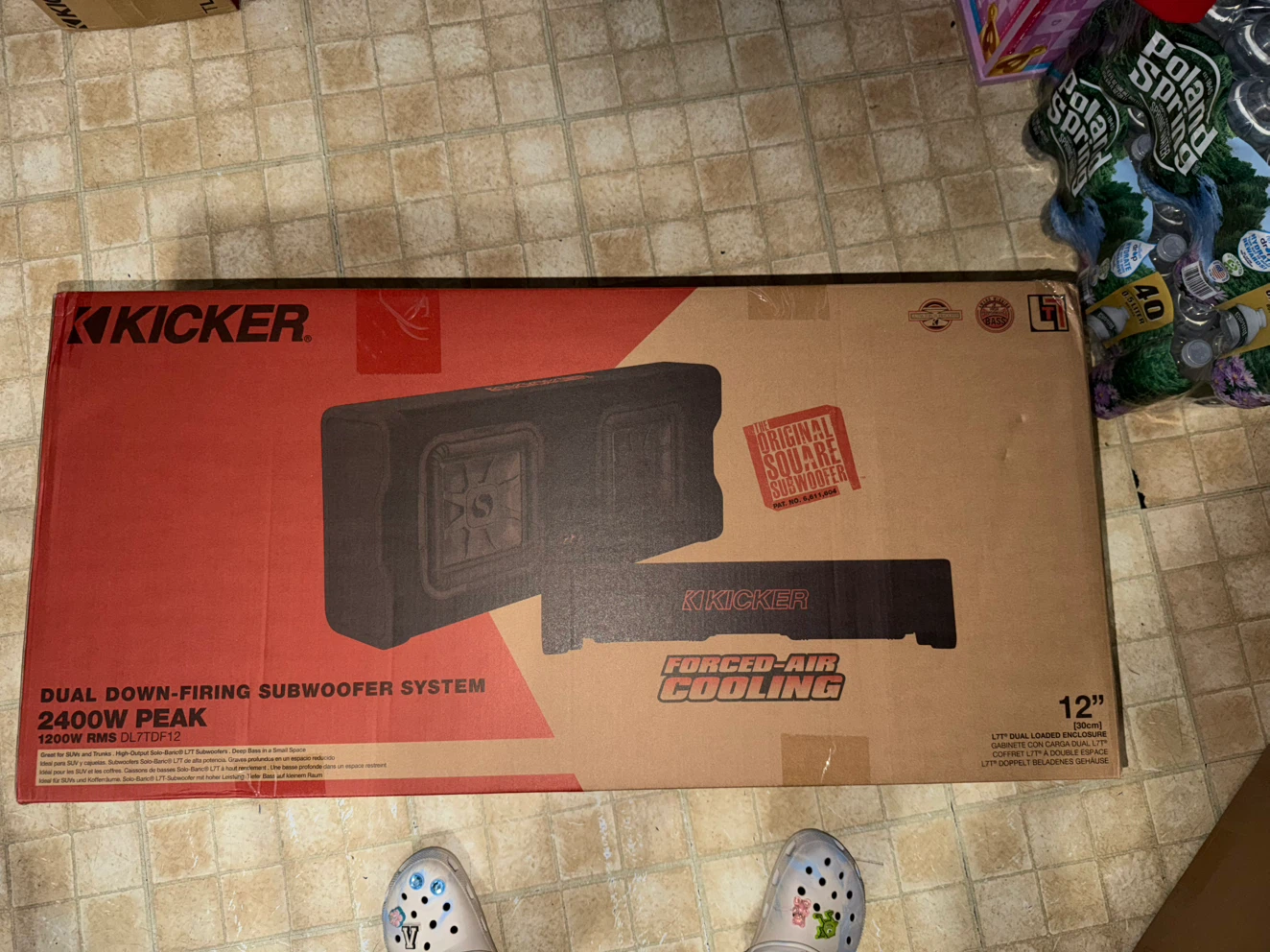 Kicker sub 2400 WATTS NEW