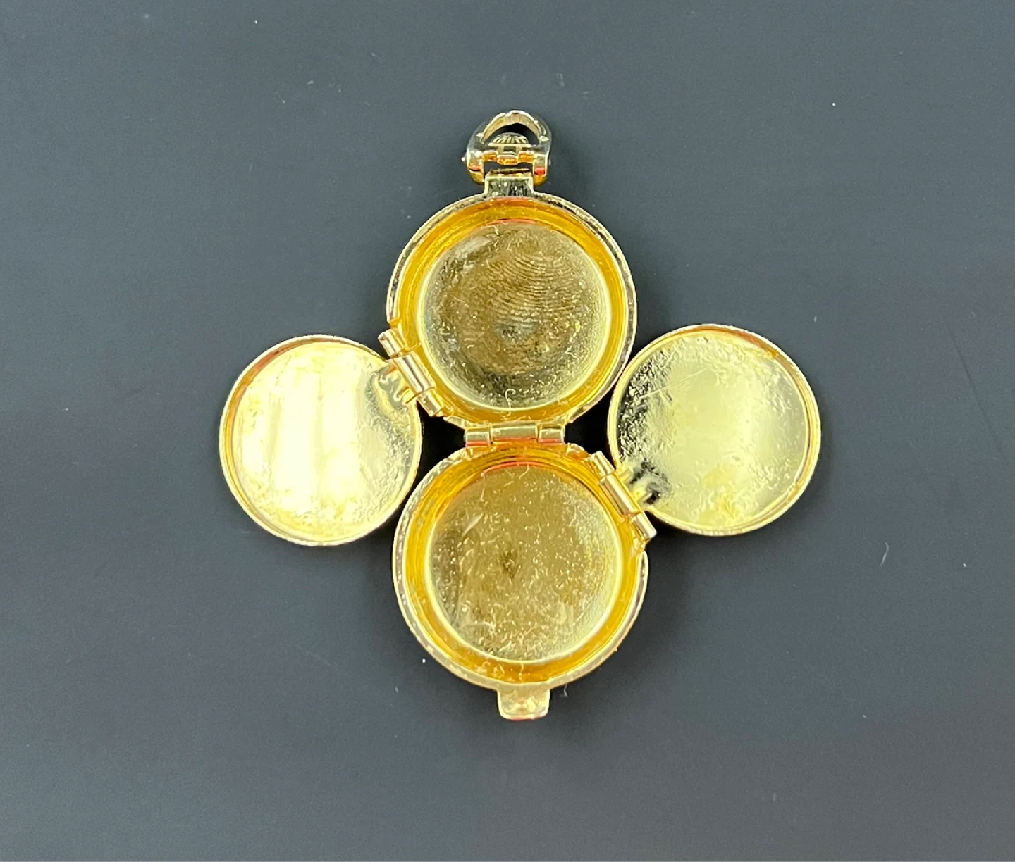 Vintage 4-Way Foldout Photo Locket