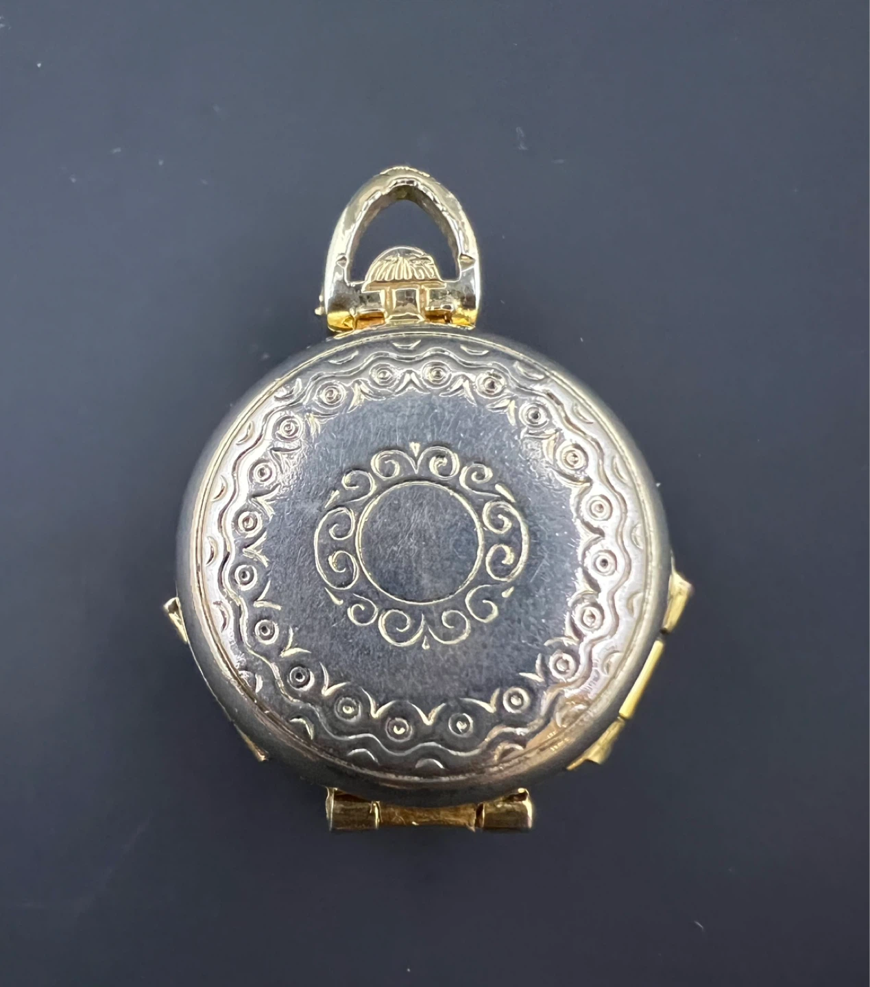 Vintage 4-Way Foldout Photo Locket - photo 2