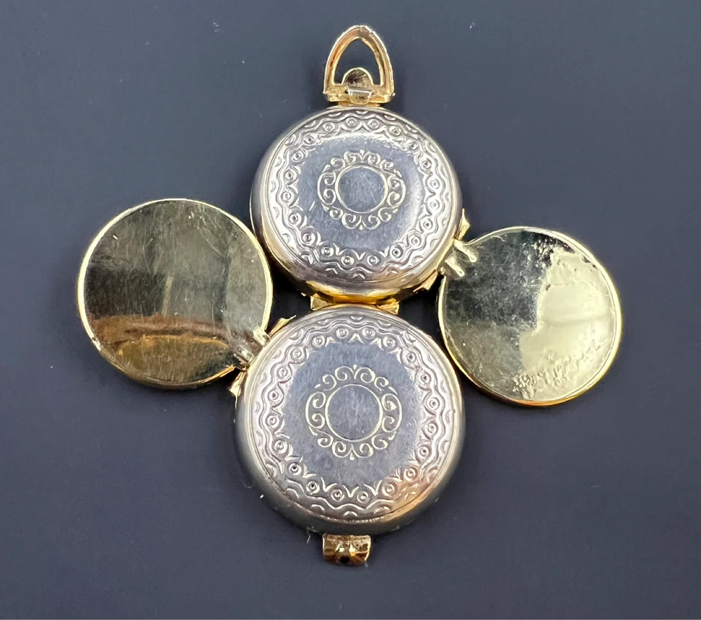 Vintage 4-Way Foldout Photo Locket - photo 3