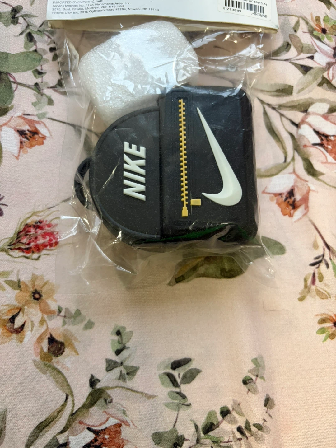 Ardene Wireless Earphone Case with Nike Design