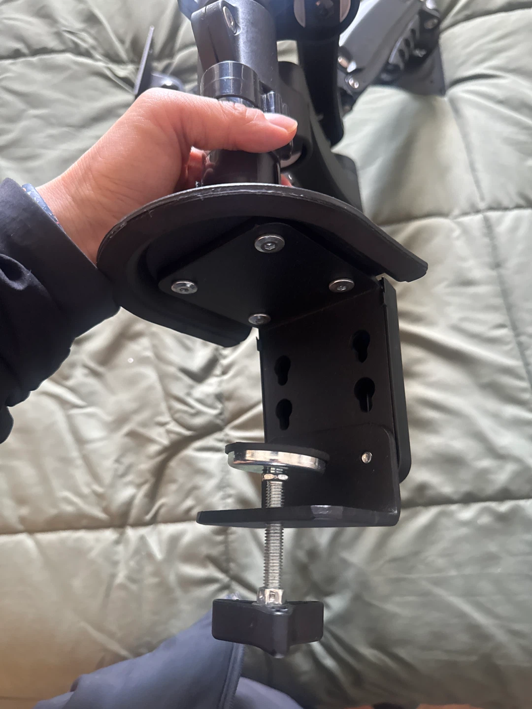 HUANUO Dual Monitor Desk Mount - fits 17 inch to 32” screens - photo 4