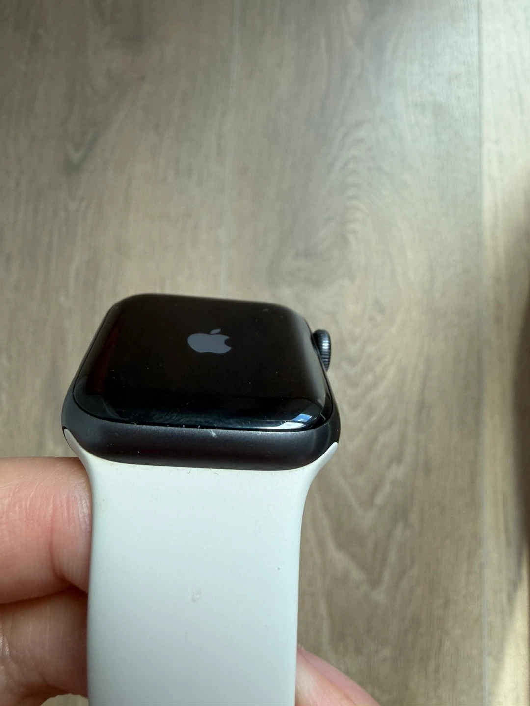 Apple Watch SE (40mm) - photo 2