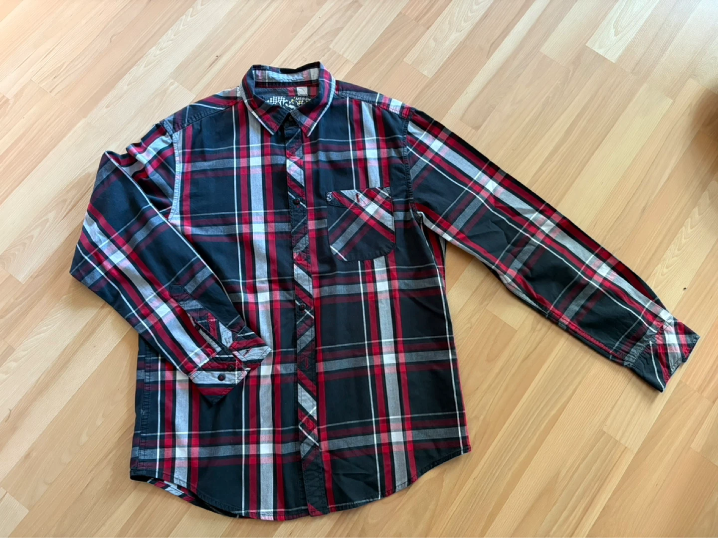 Men’s Long Sleeves Shirt Size Medium ⚽️