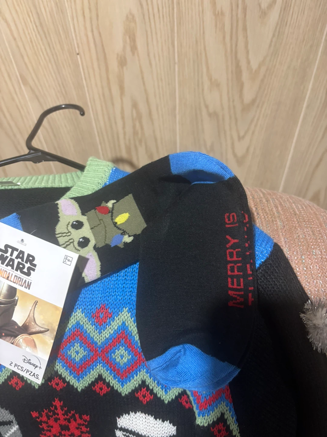 Star Wars The Mandalorian Grogu and Ugly Sweater w/ Socks Set - photo 3