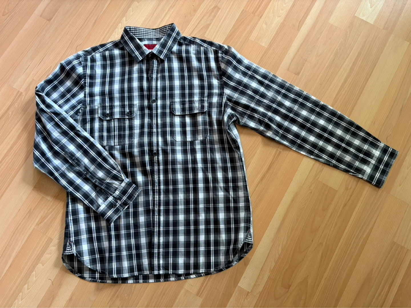 Men’s Long Sleeves Shirt Size Medium ⚽️