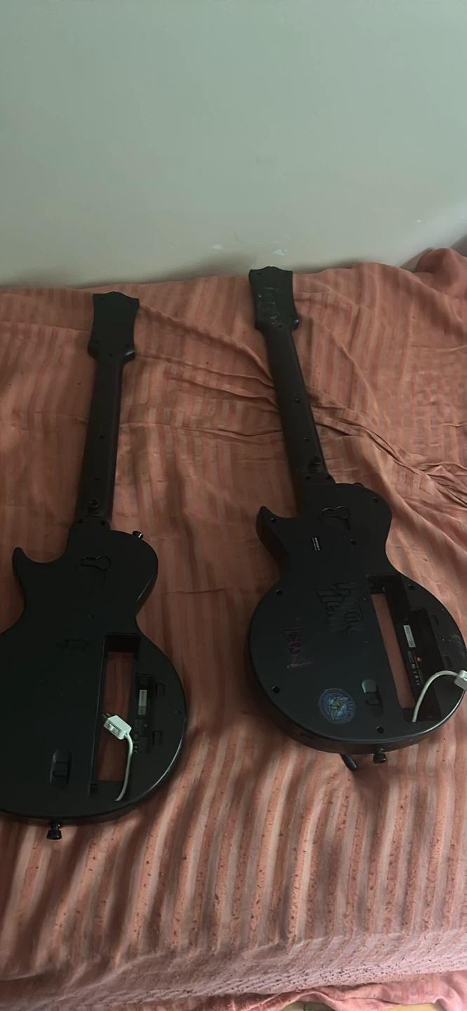 Guitar Hero Wii Controllers - photo 2