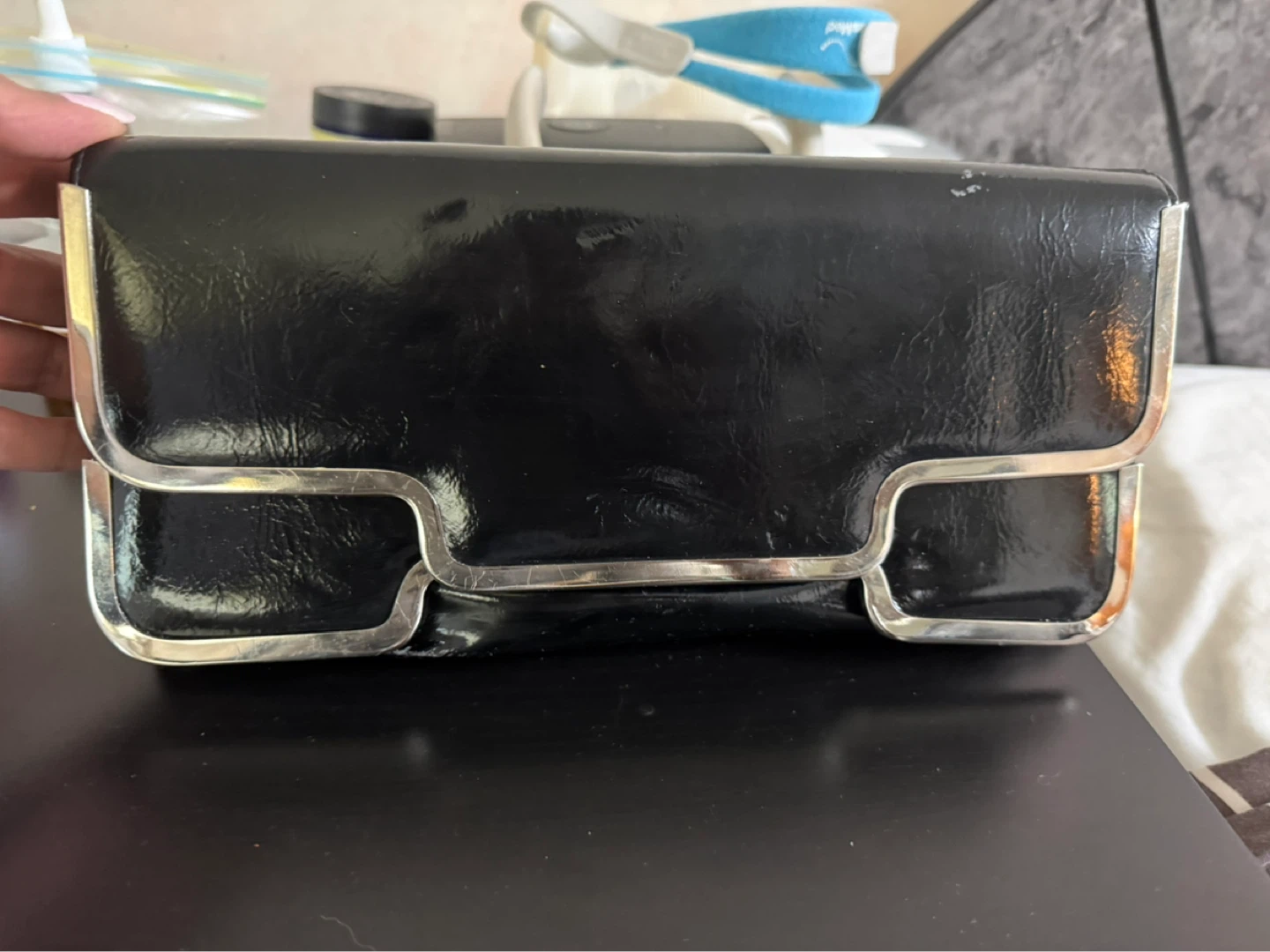 Black clutch purse with chain strap - photo 3