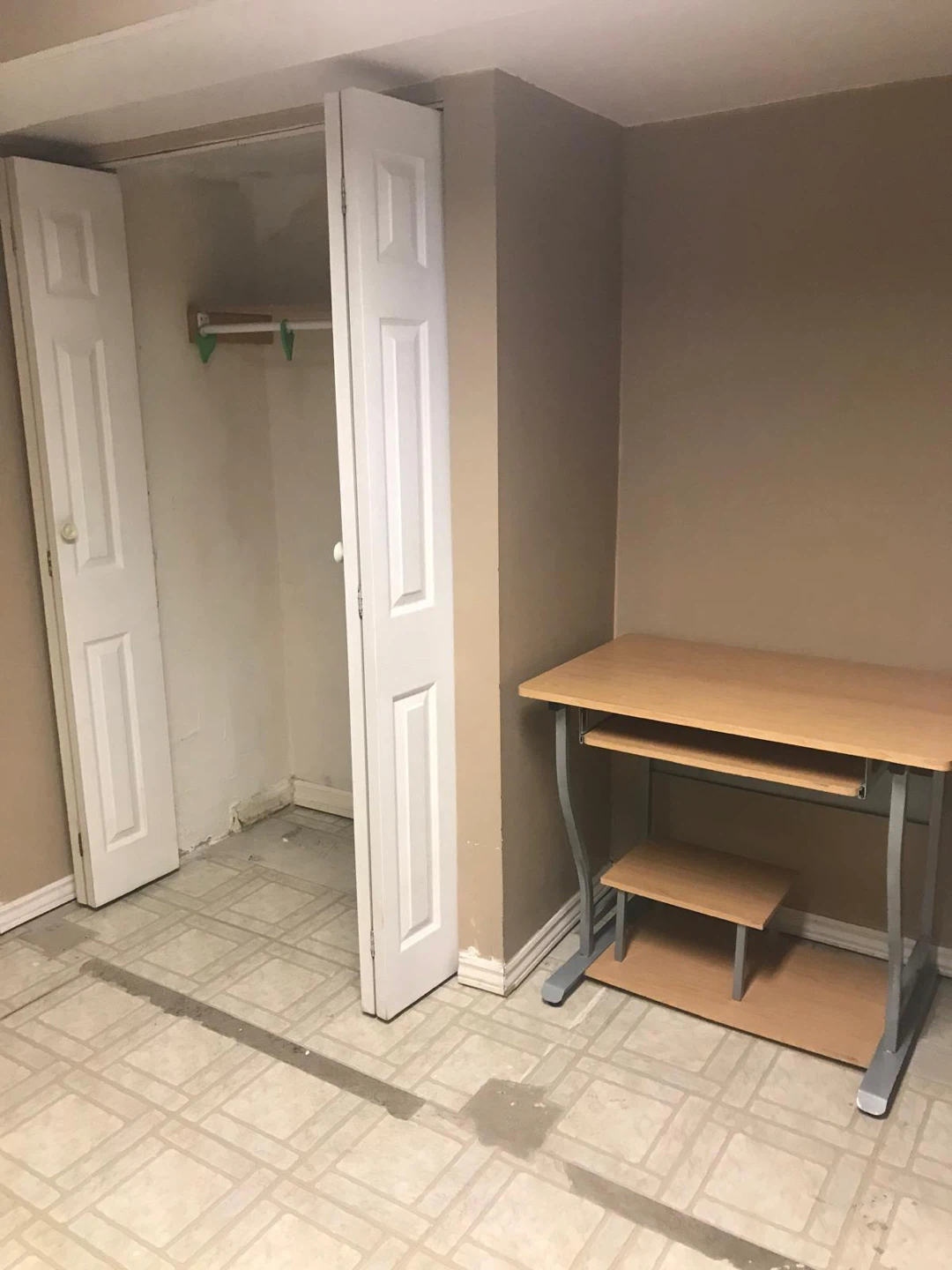 BASEMENT APARTMENT FOR RENT - photo 4