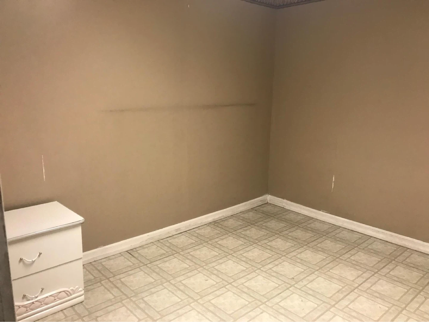 BASEMENT APARTMENT FOR RENT - photo 3