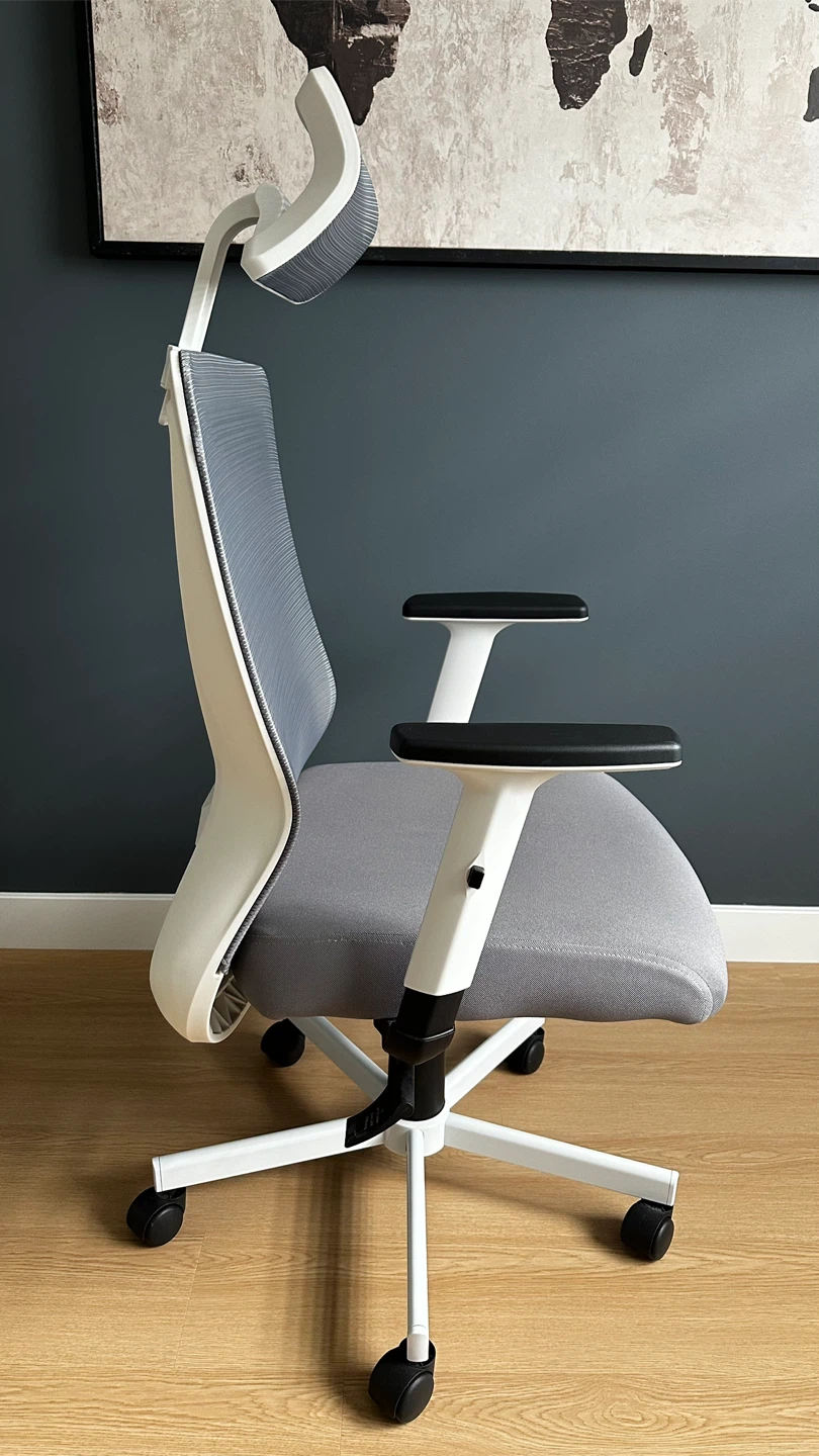 Ergonomic Office Chair with Headrest - photo 2