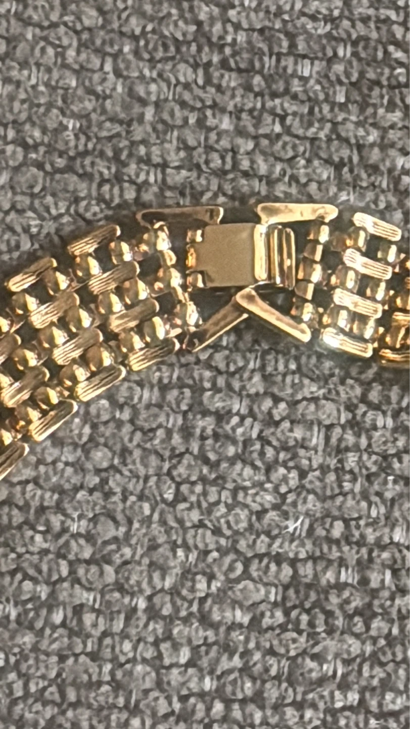 ⚽️Gold Tone Statement Necklace with Black Accents - photo 3