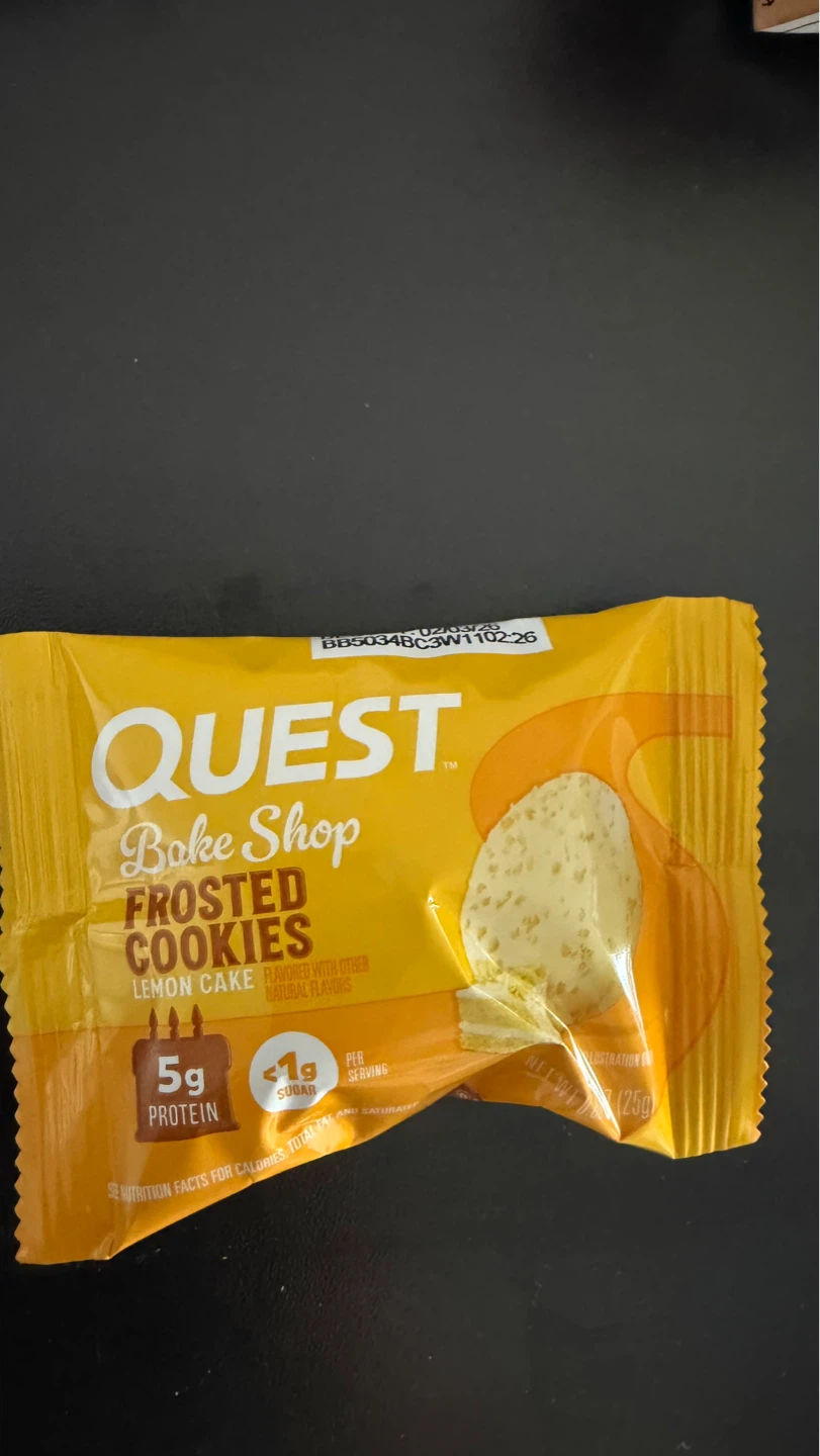 ⚽️ Protein shake, Protein bars and Quest frosted cookie - photo 2