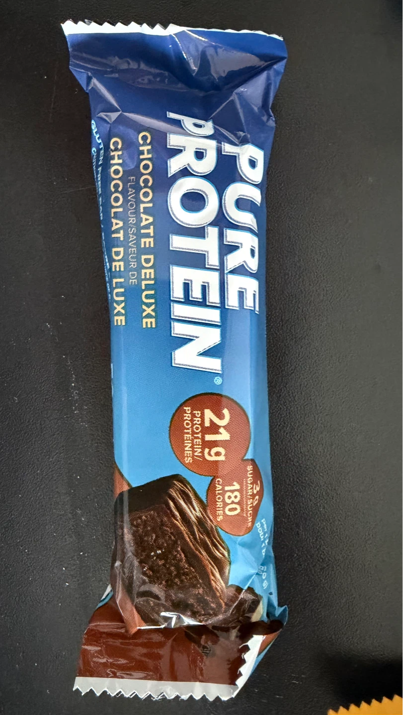 ⚽️ Protein shake, Protein bars and Quest frosted cookie - photo 3