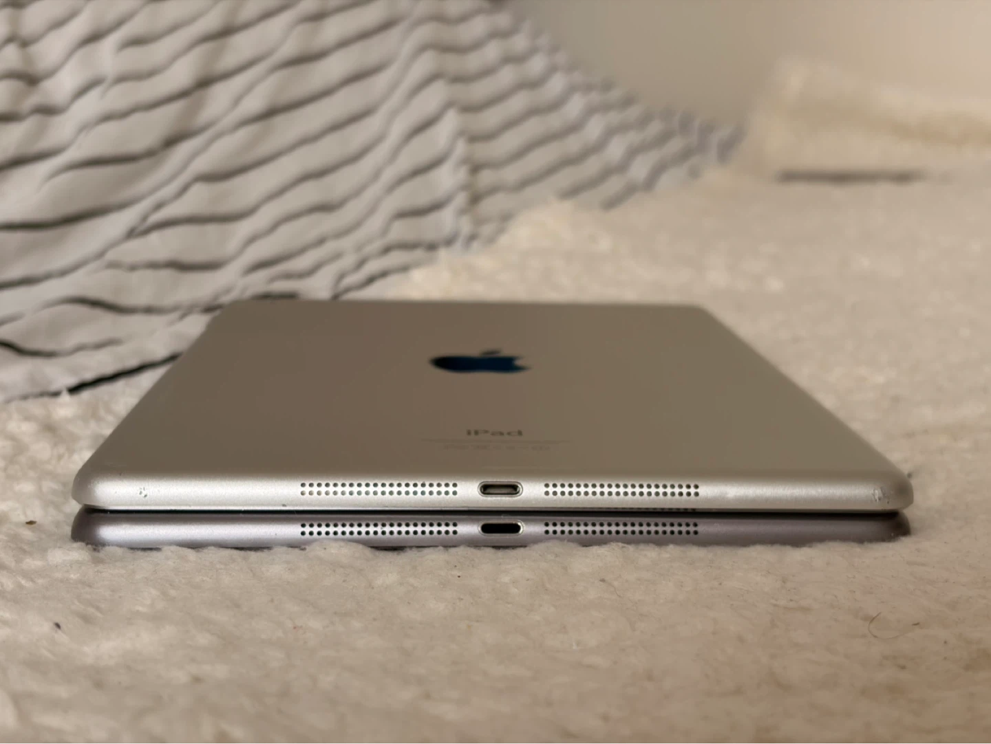 Apple iPad Air Tablets (2-Pack) - photo 3