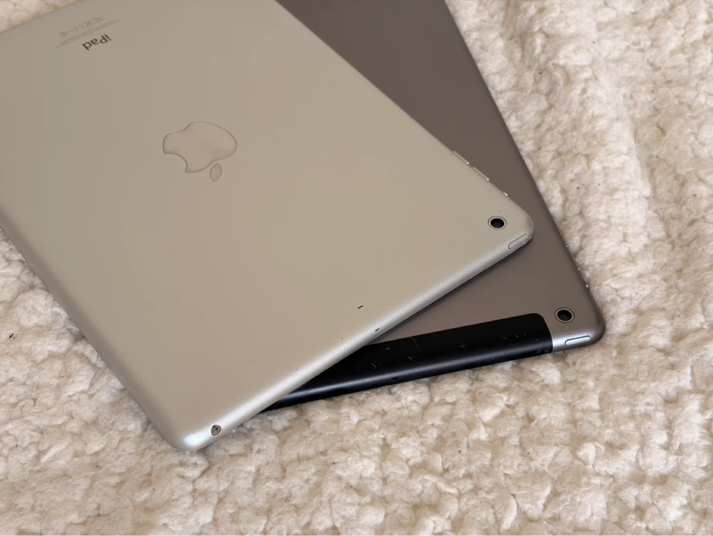 Apple iPad Air Tablets (2-Pack) - photo 4