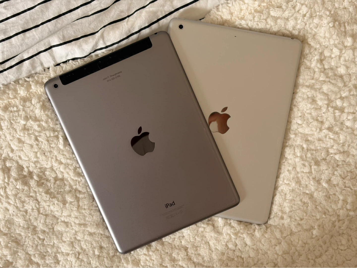 Apple iPad Air Tablets (2-Pack) - photo 2