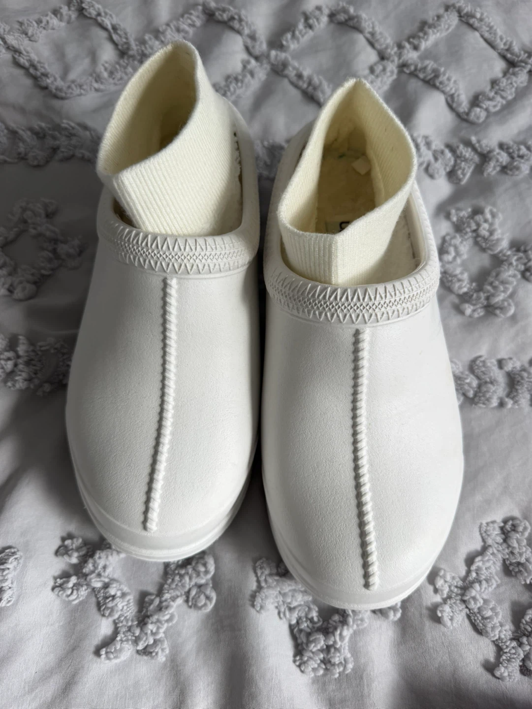 UGG White Slip-On Clogs - photo 4