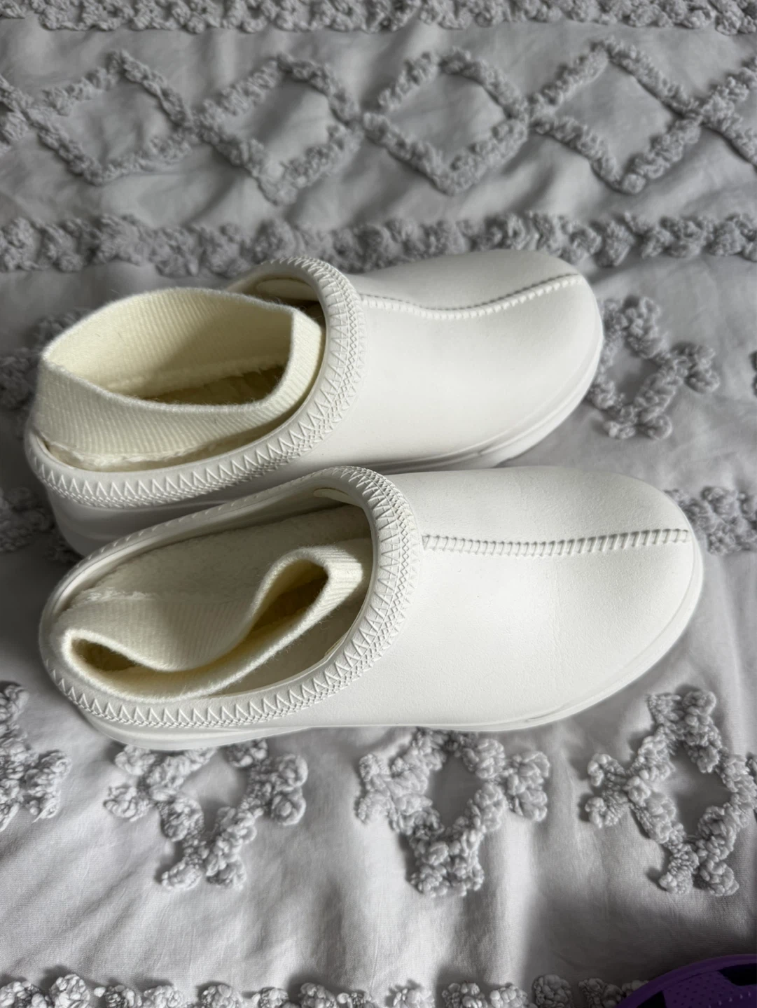 UGG White Slip-On Clogs - photo 5
