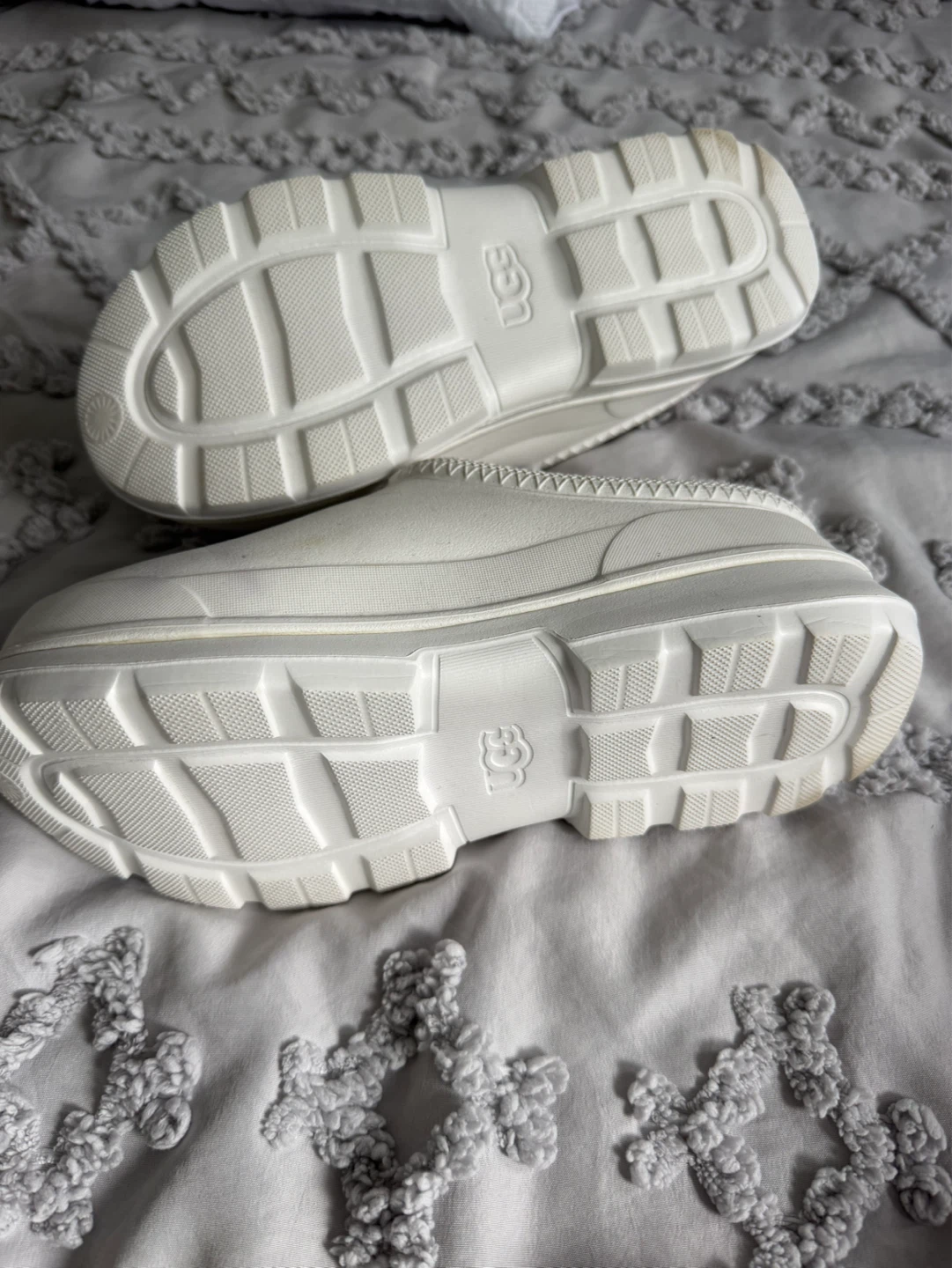 UGG White Slip-On Clogs - photo 3