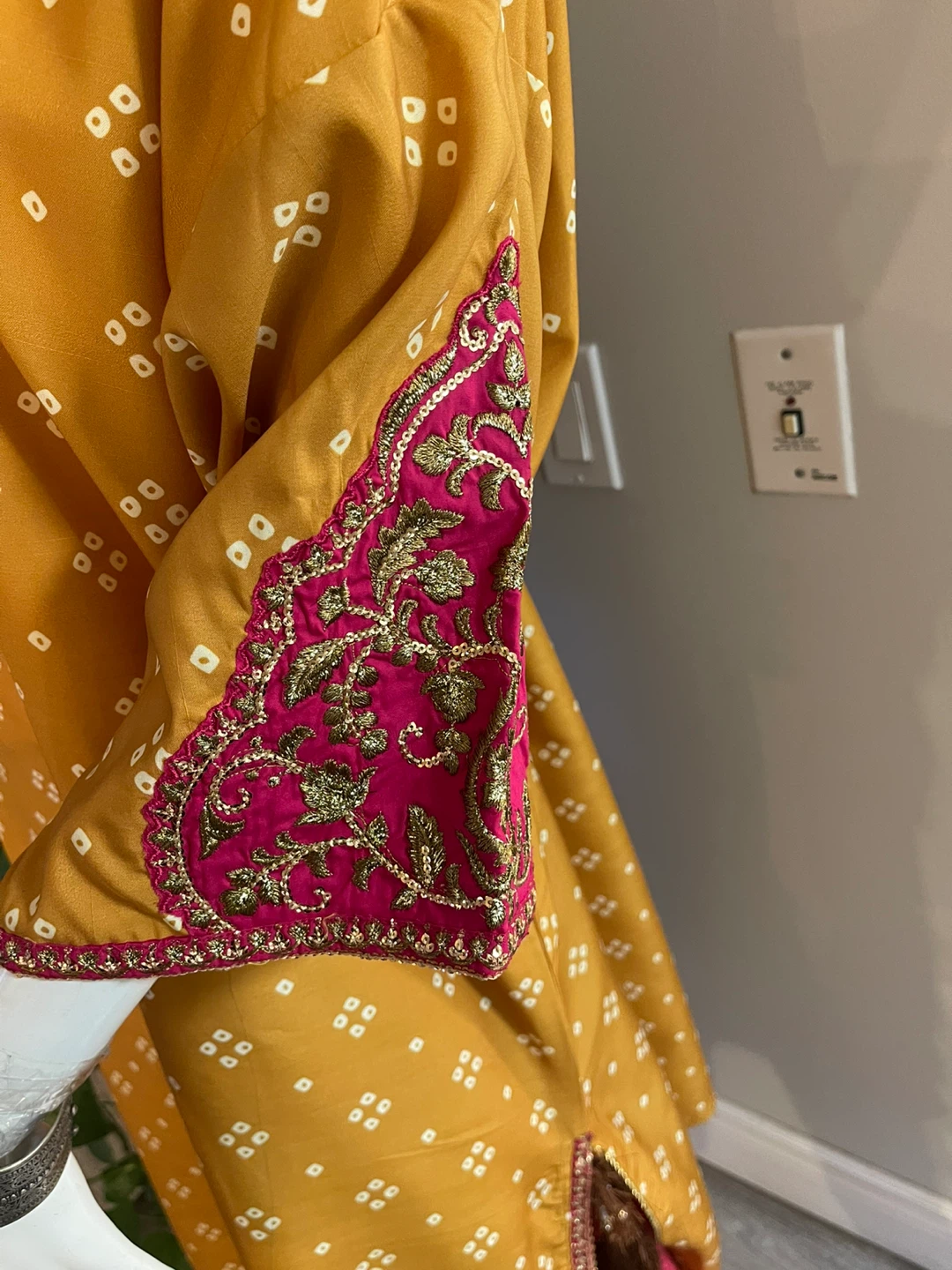 Women's Mustard Yellow Embroidered Kurti with Dupatta - photo 2