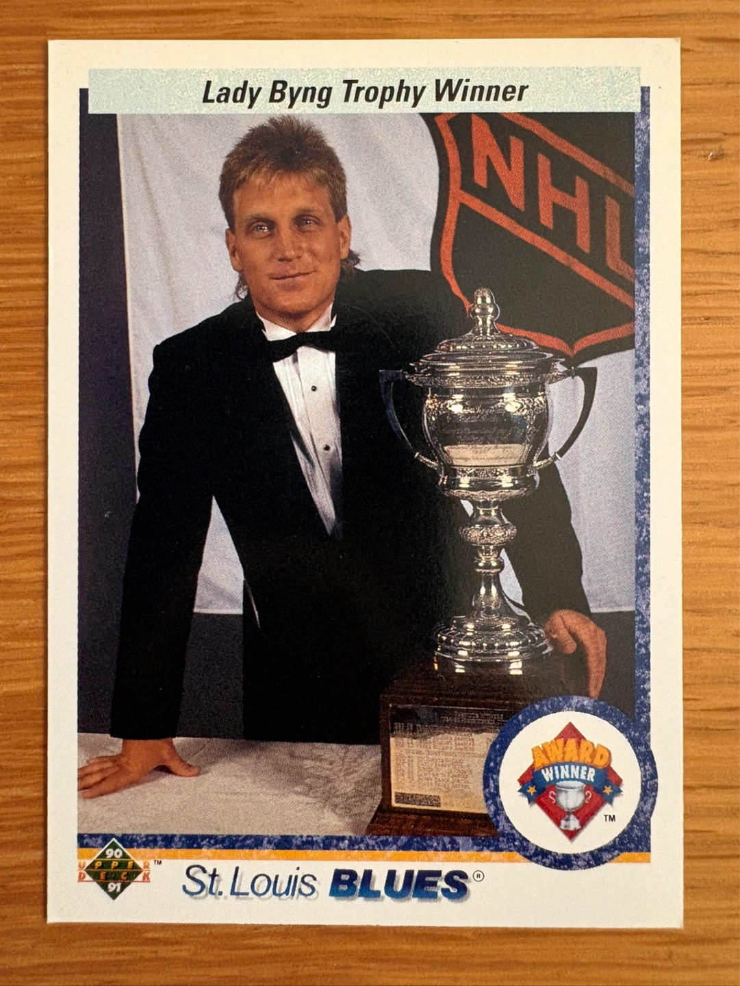 1990 Upper Deck Brett Hull Lady Byng Trophy Winner Hockey Card