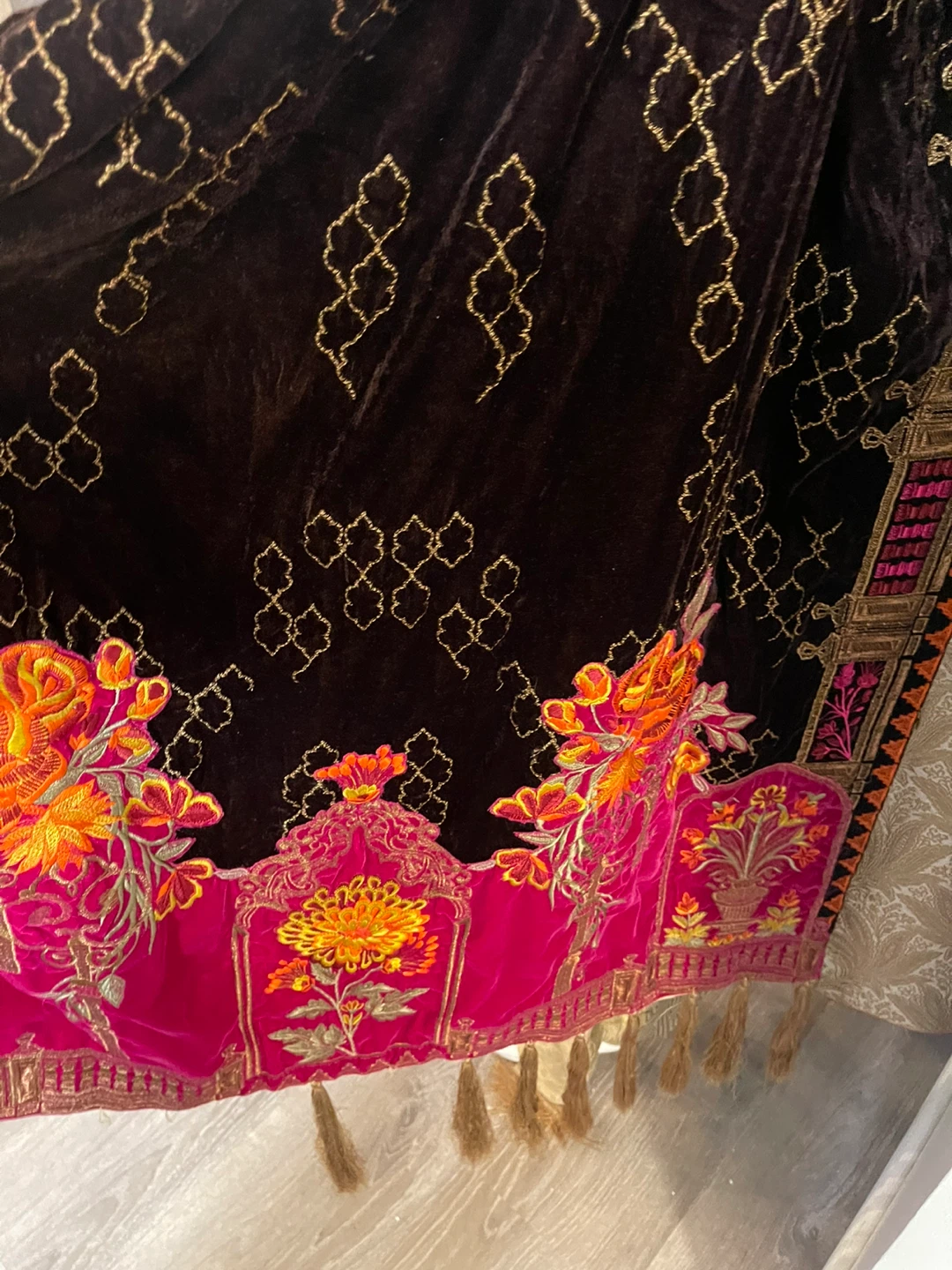 Embroidered Velvet Shawl - photo 5