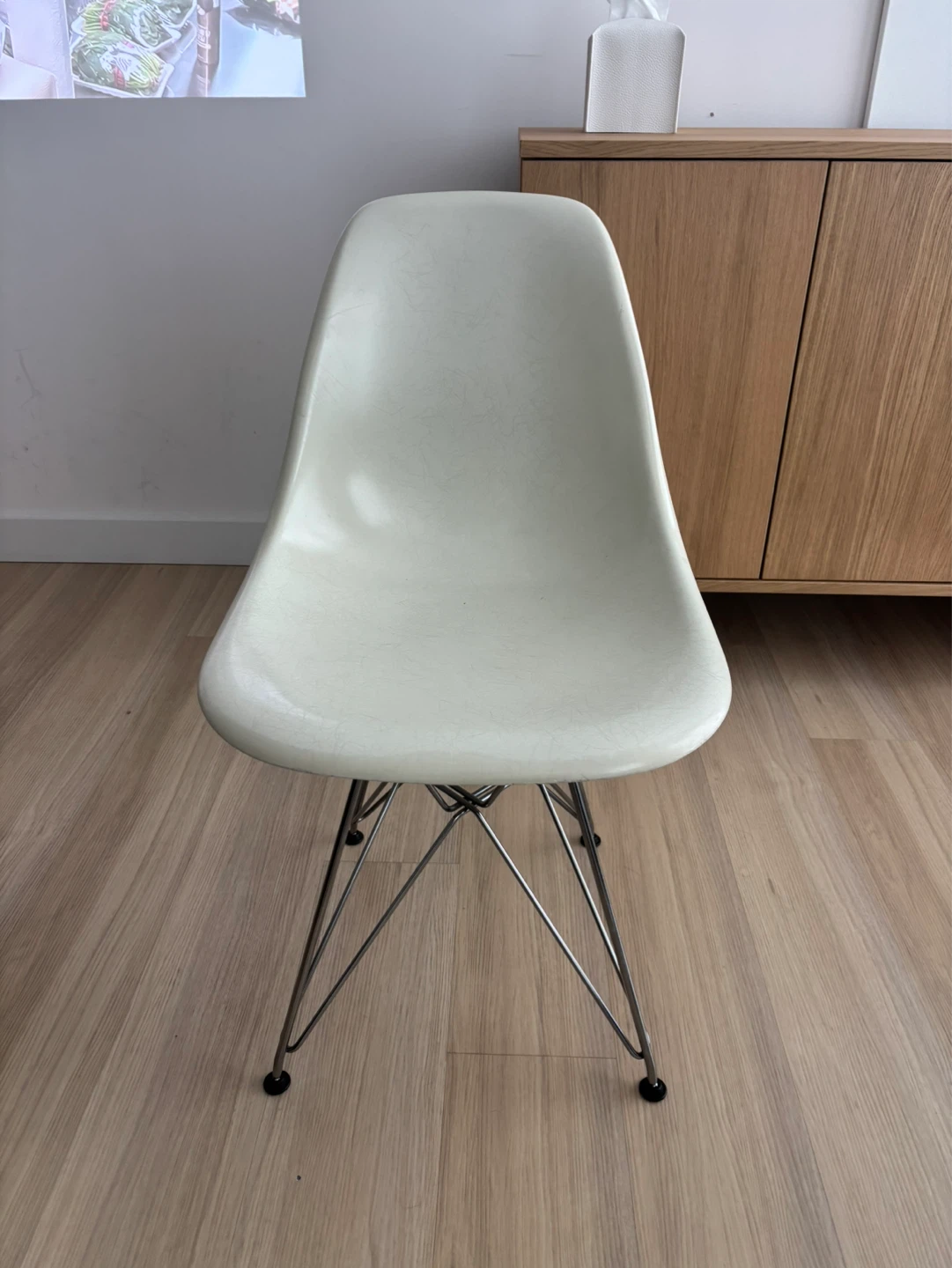 Eames glassfiber shell chair white
