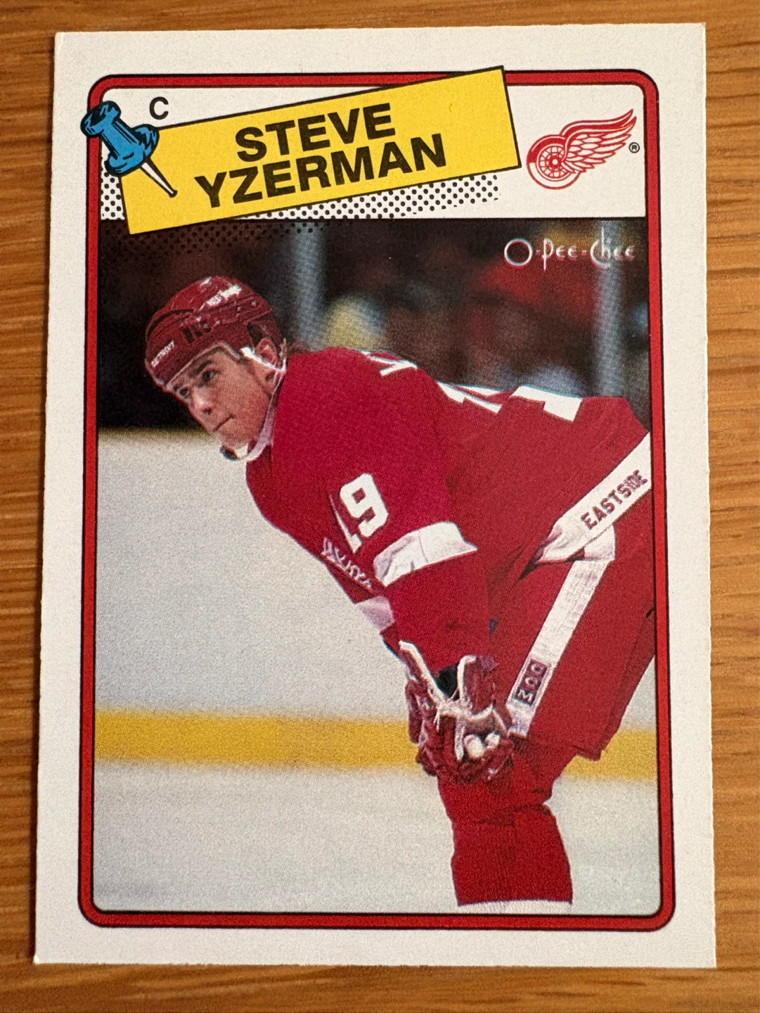 1988 O-Pee-Chee Steve Yzerman Hockey Card
