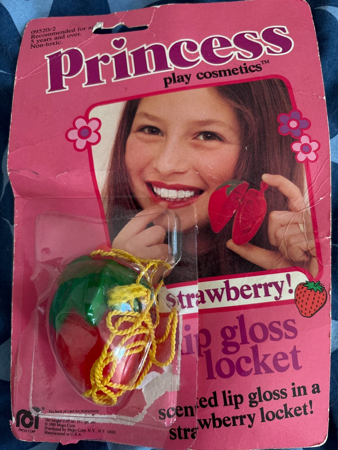 ⚽️80s Princess Play Strawberry Lip Gloss Locket