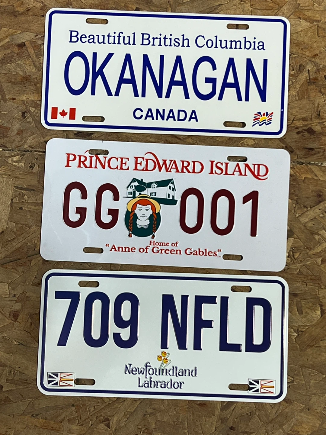 ⚽ Lot of 3 Canadian Province Souvenir License Plates