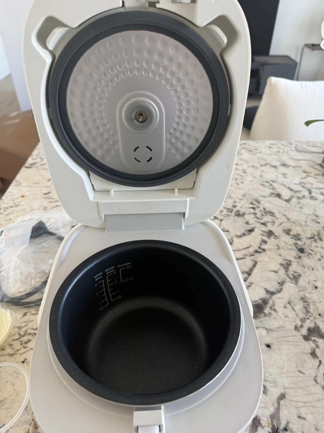 Toshiba Rice Cooker 3 cups - photo 3